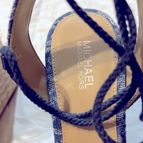 Michael Kors Margie Closed Toe Wedge Denim 5.5 M - Picture 2 of 6